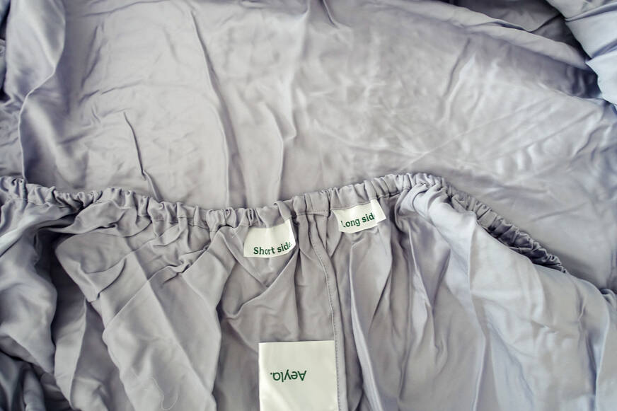 aeyla eucalyptus silk bedding set short side and long side